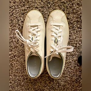 Rothy’s size 9 vanilla lace up sneakers